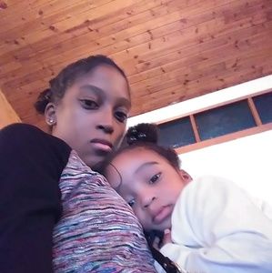 Meet your Posher, Shana